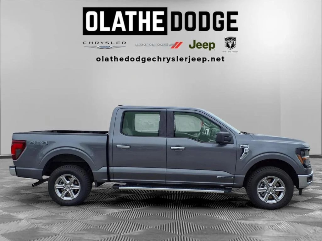 Used 2024 Gray Ford XLT image 30