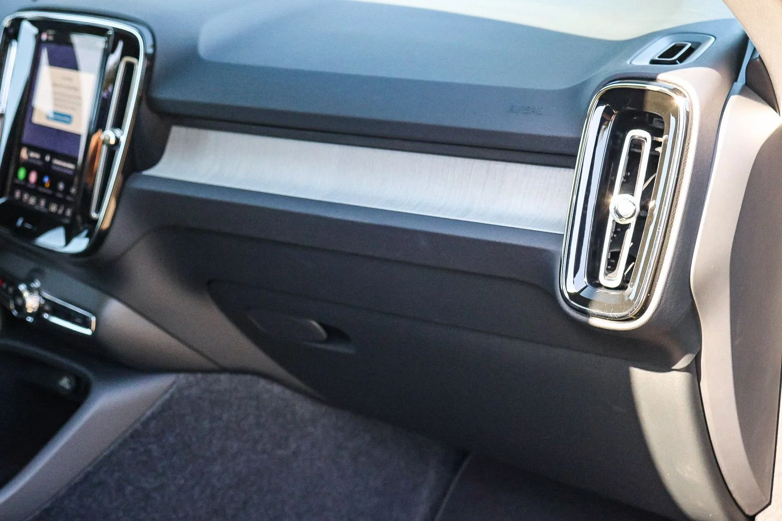 2026 Volvo XC40 Core - Photo 20