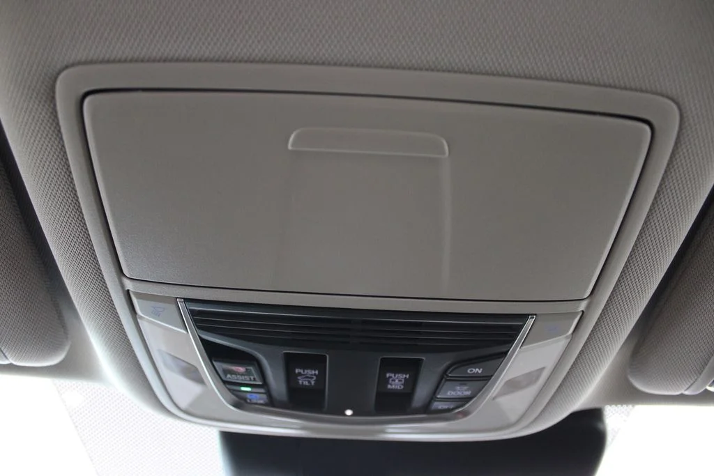 New 2026 Solar Silver Metallic Acura Technology Package image 33