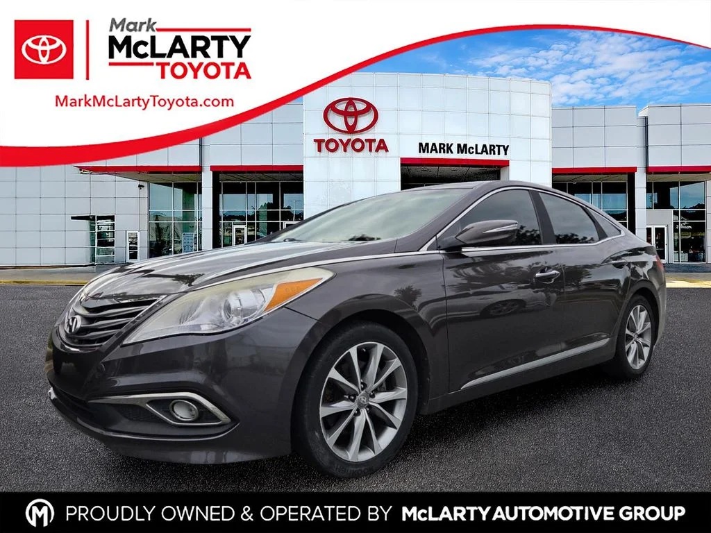 Used 2016 Red Hyundai Base image 1