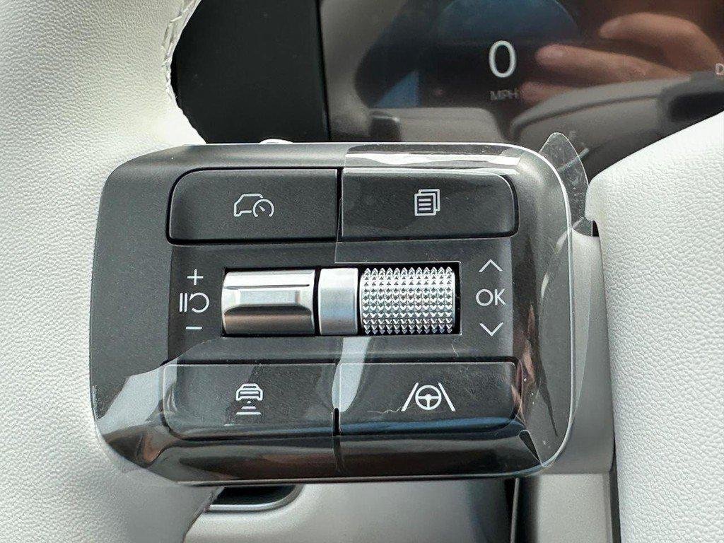 New 2027 White Hyundai SEL AWD image 9