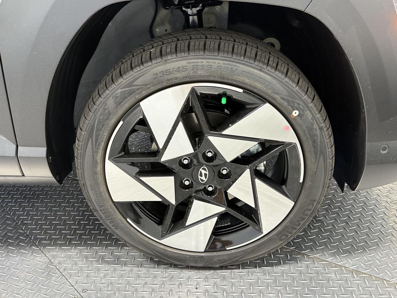 New 2027 Cyber Gray Metallic Hyundai Limited image 19