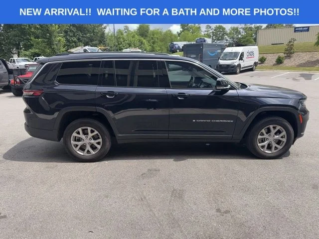 Used 2023 Blue Jeep Limited image 6