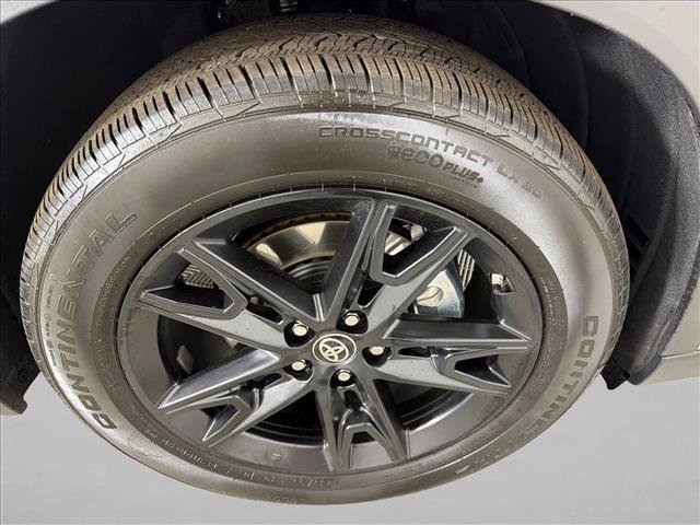 Certified Used 2026 WIND CHILL PEARL Toyota  image 13