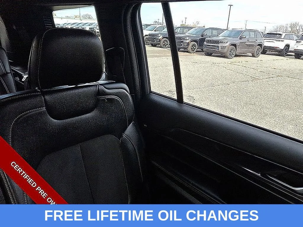 Used 2021 Silver Zynith Jeep Altitude image 23