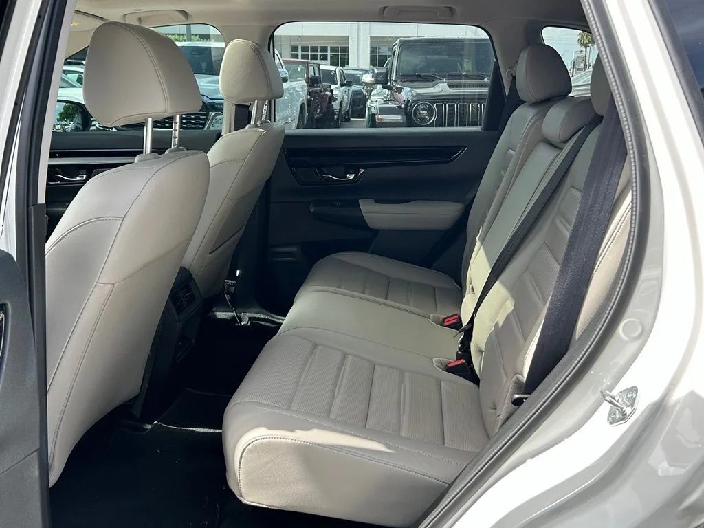 Used 2025 White Honda EX-L image 14