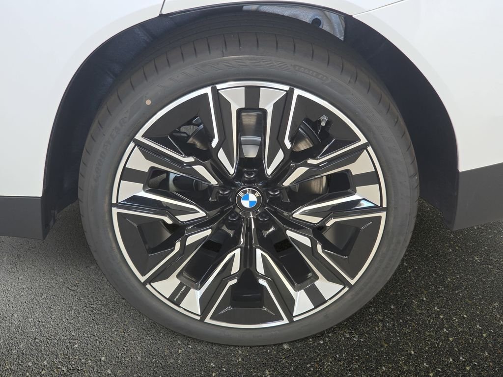 New 2026 Mineral White Metallic BMW 30 xDrive image 17