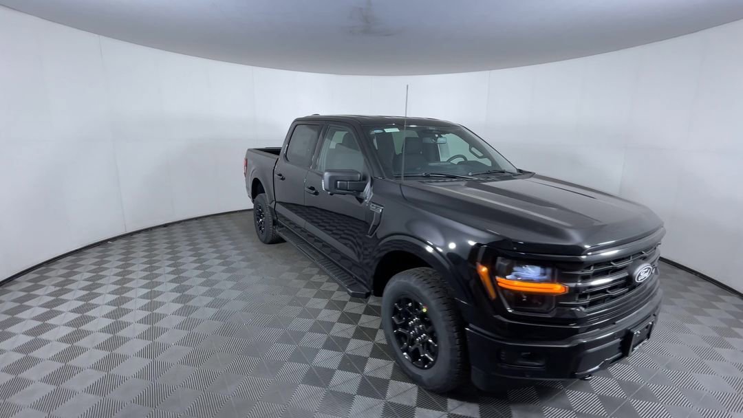 New 2026 Agate Black Metallic Ford XLT image 2