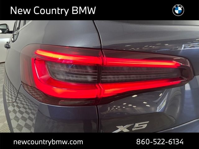 Used 2021 Arctic Grey Metallic BMW xDrive40i image 31