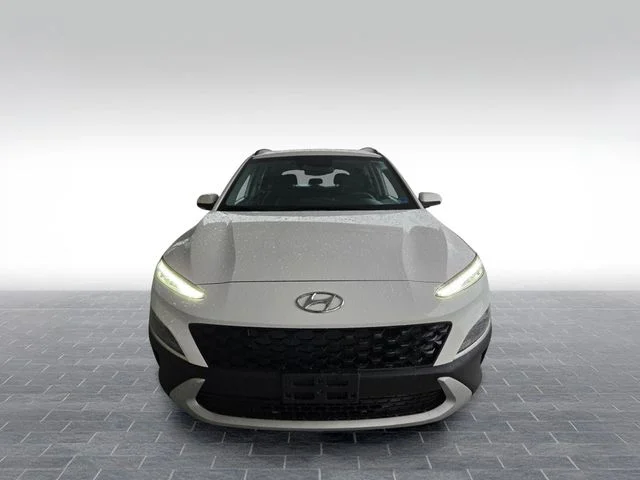 Used 2023 White Hyundai SEL image 2