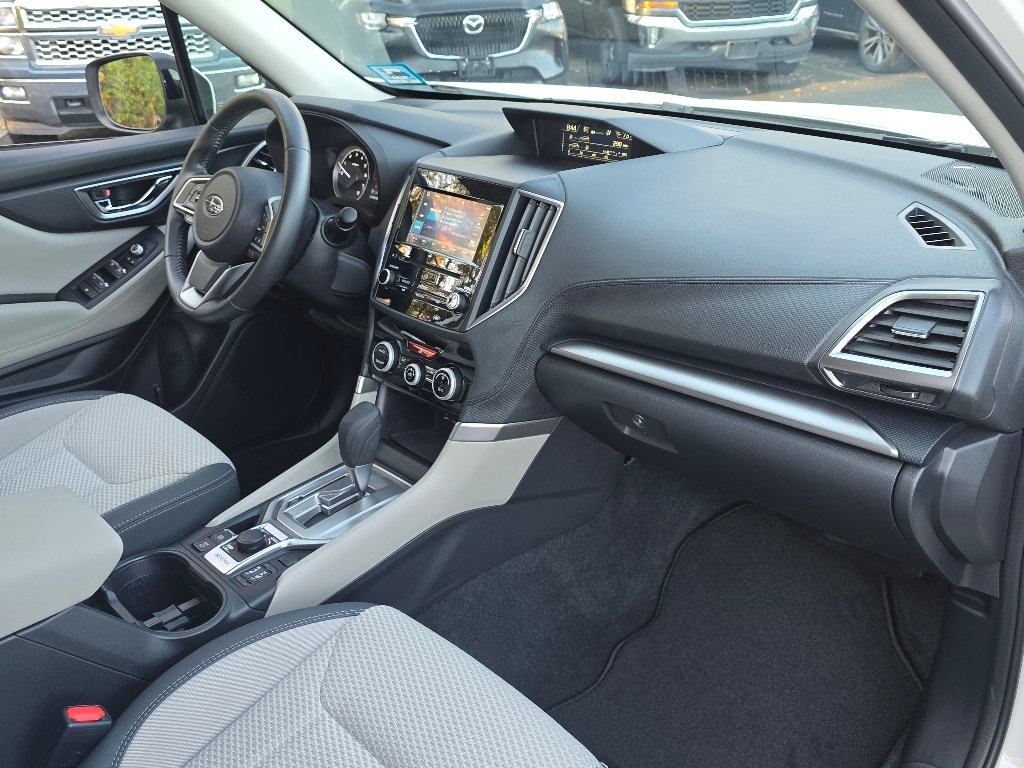 Used 2020 White Subaru Premium image 21