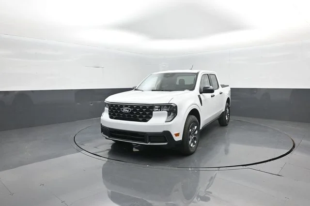 New 2026 Oxford White Ford XLT image 4