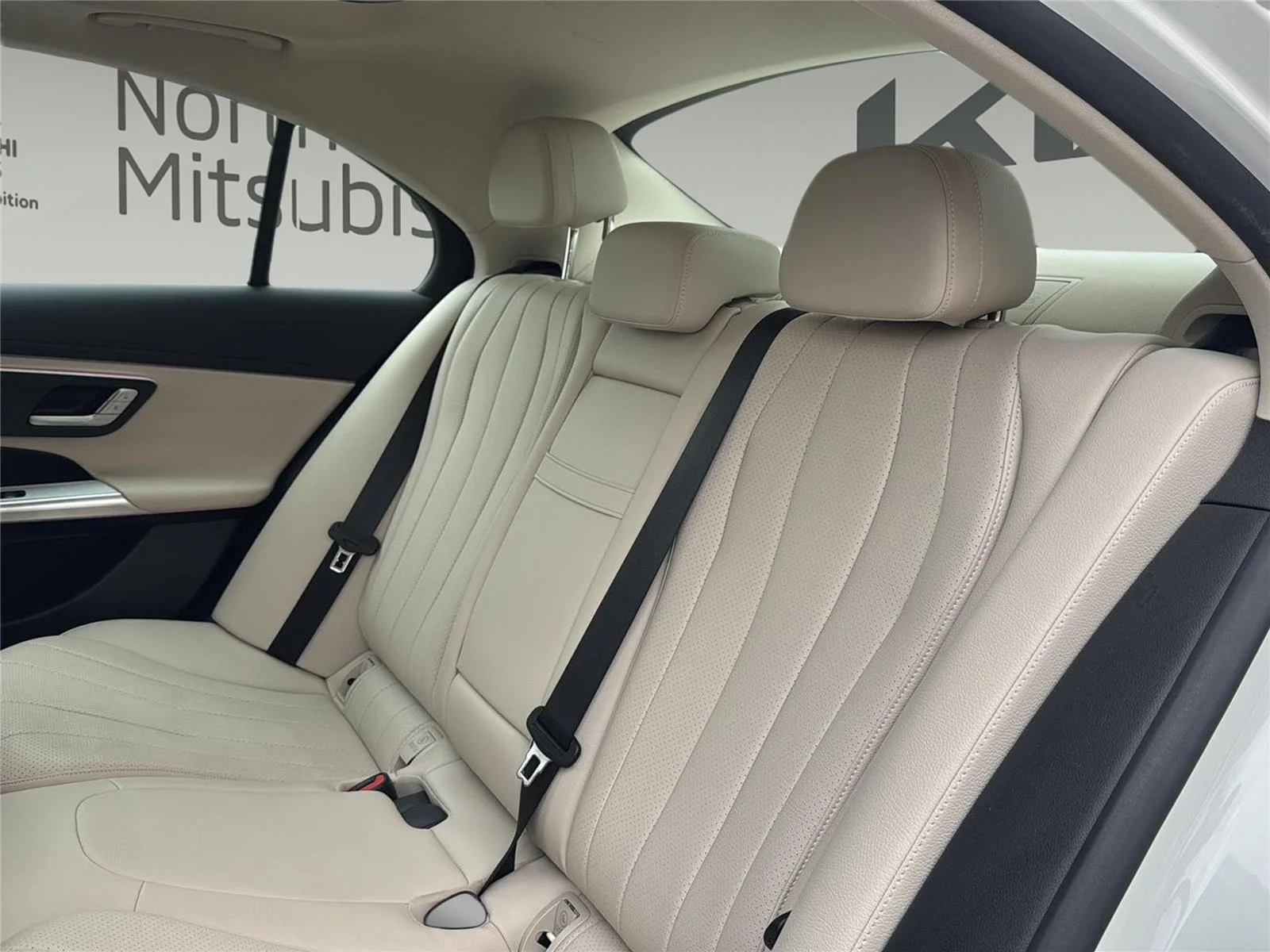 Used 2025  Mercedes-Benz E 350 image 23