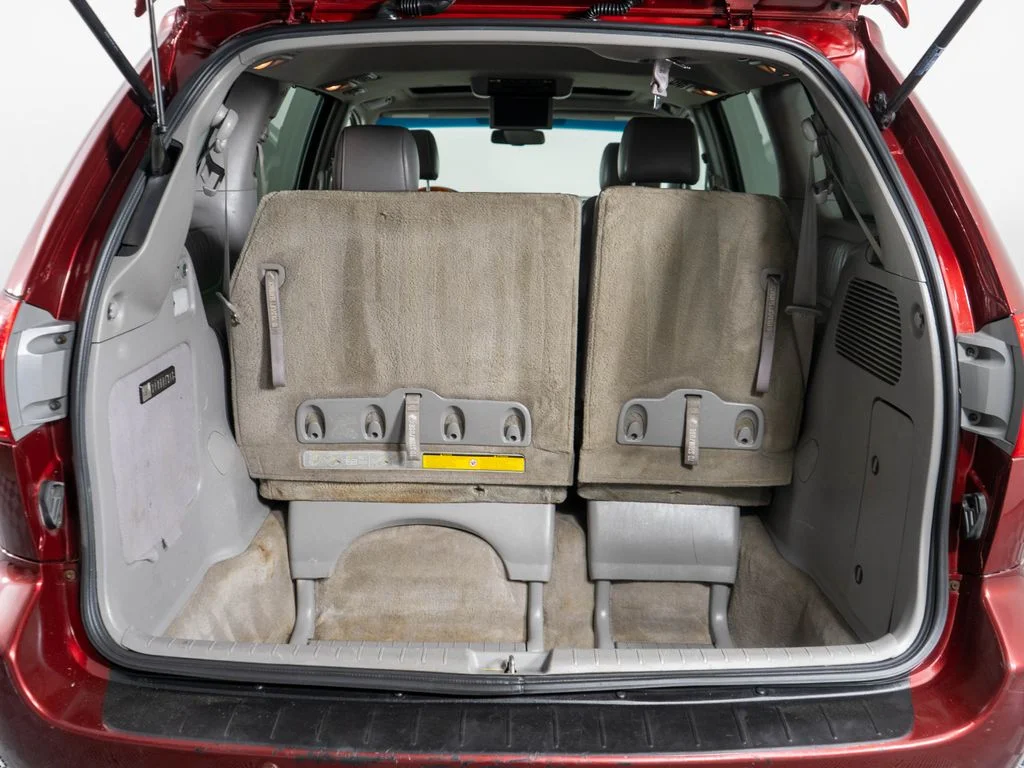 Used 2008 Red Toyota Limited image 30