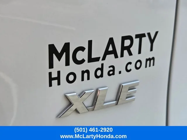 2024 Toyota RAV4 XLE - Photo 13