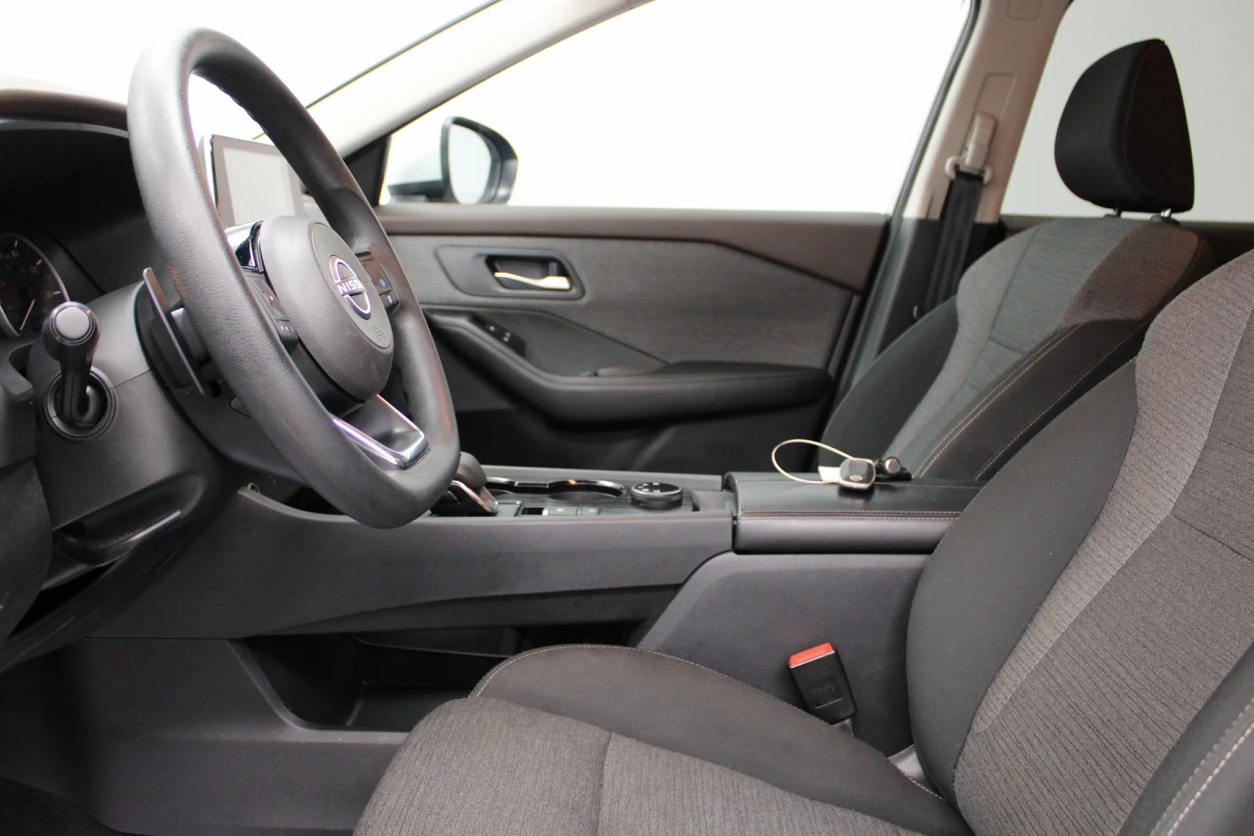 Used 2023 Brilliant Silver Metallic Nissan AWD SV image 15