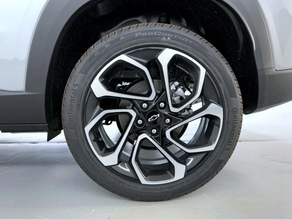 New 2026 Sterling Gray Metallic Chevrolet 2RS image 24