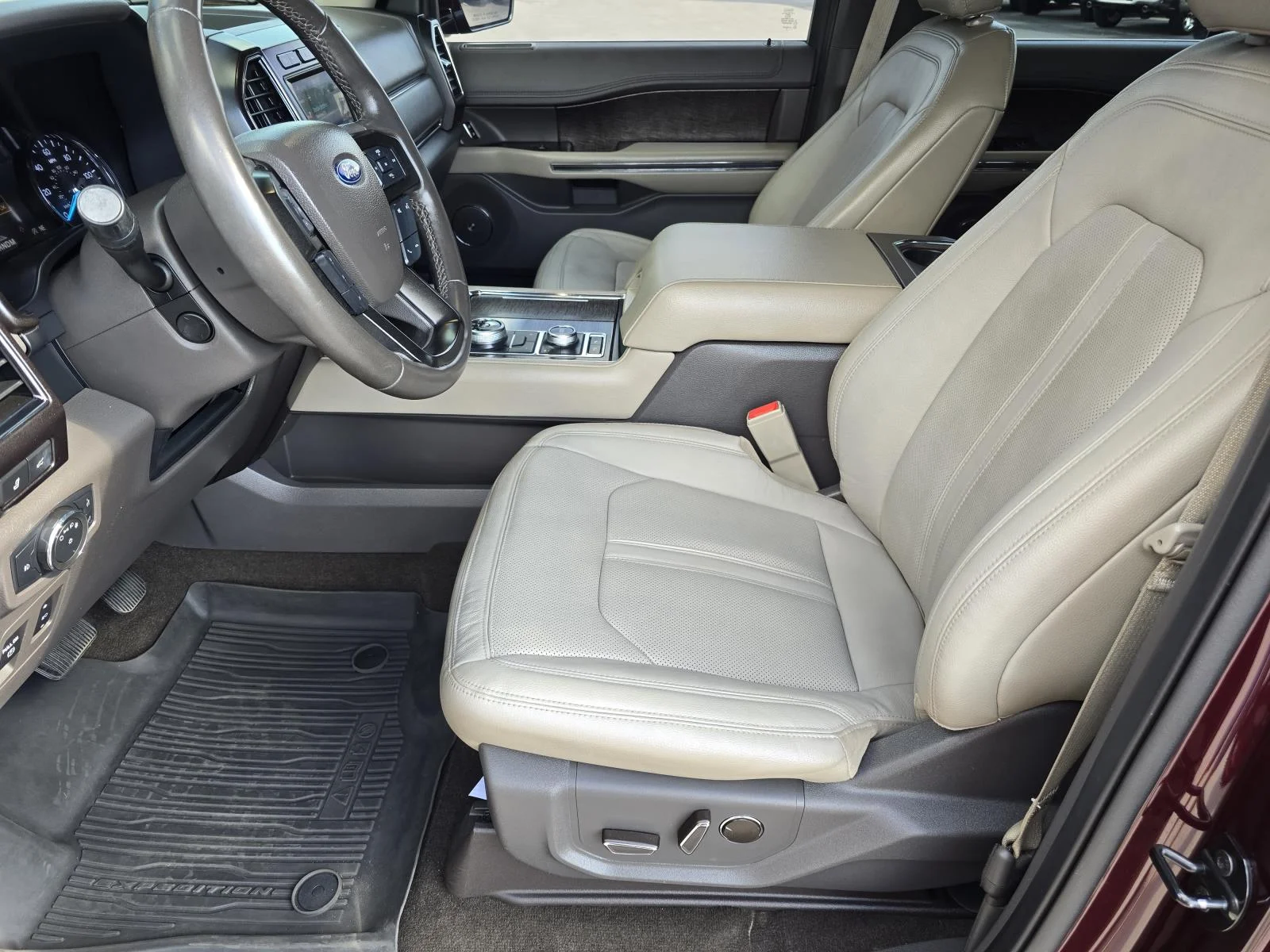 Used 2020 Burgundy Velvet Metallic Tinted Clearcoat Ford Limited image 9