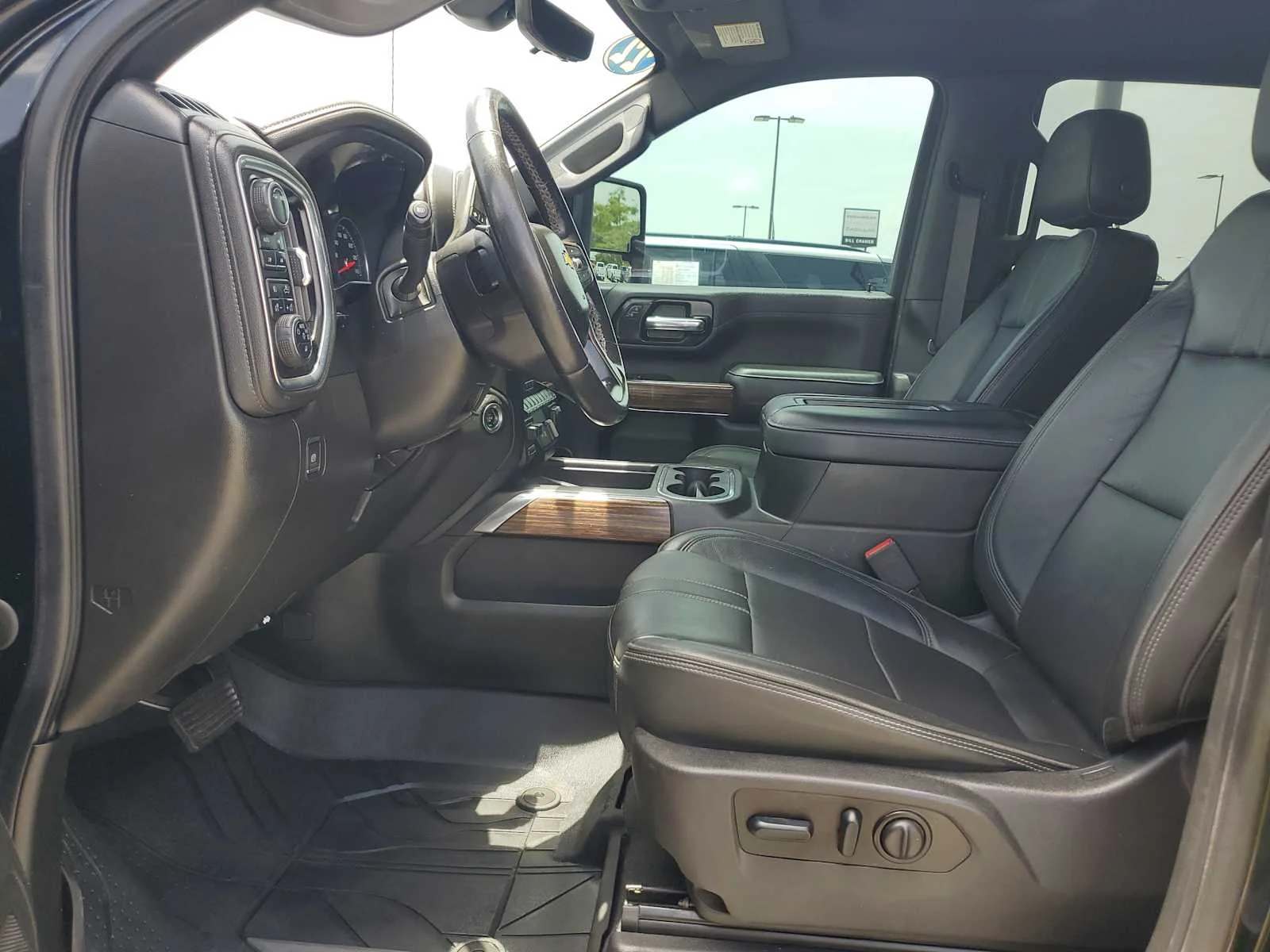 Used 2022 Black Chevrolet High Country image 21