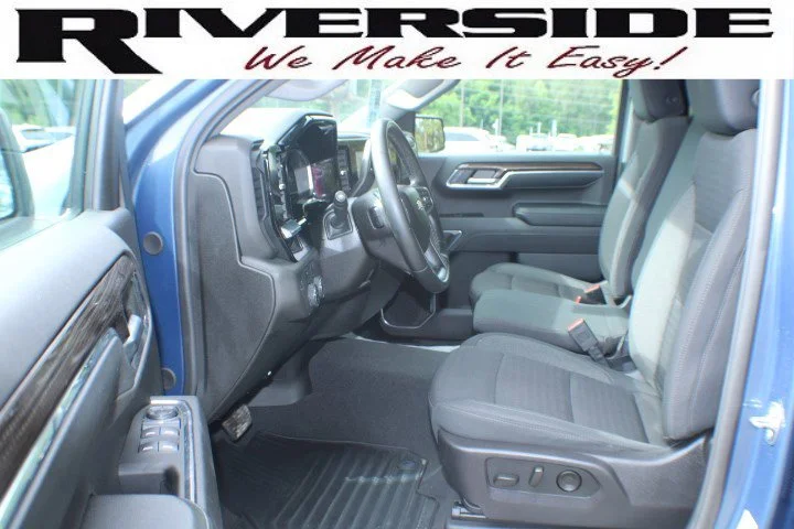 Used 2024 Lakeshore Blue Metallic Chevrolet LT (2FL) image 11