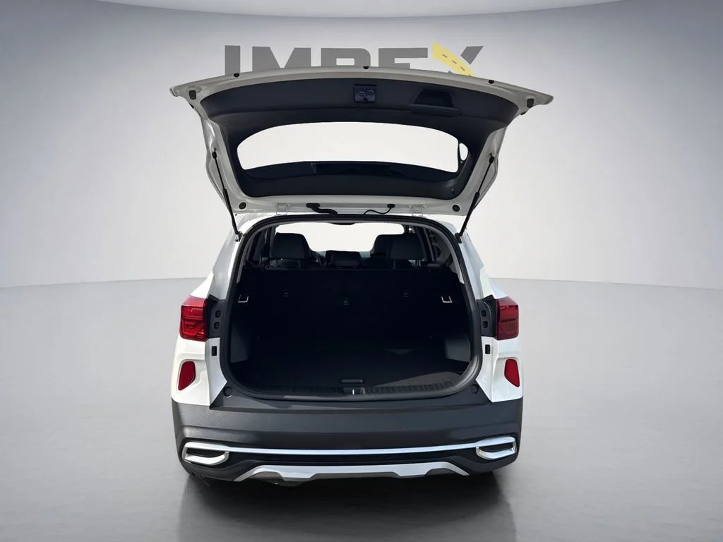 Used 2023  Kia EX image 30