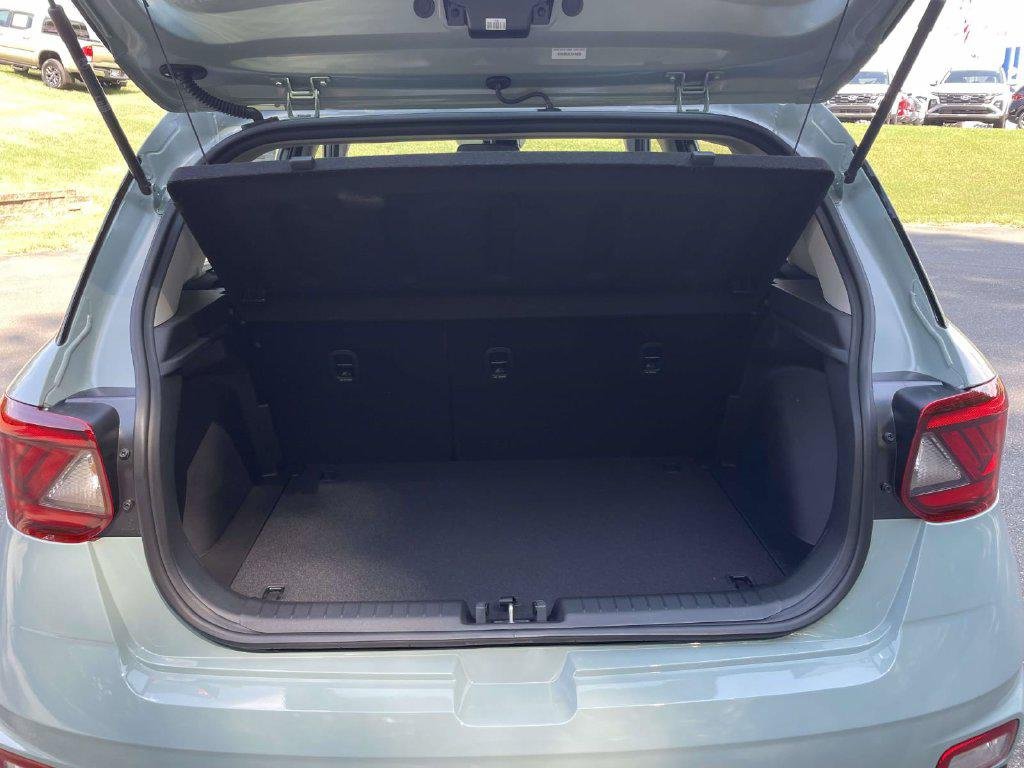 New 2026 Green Hyundai SE image 8