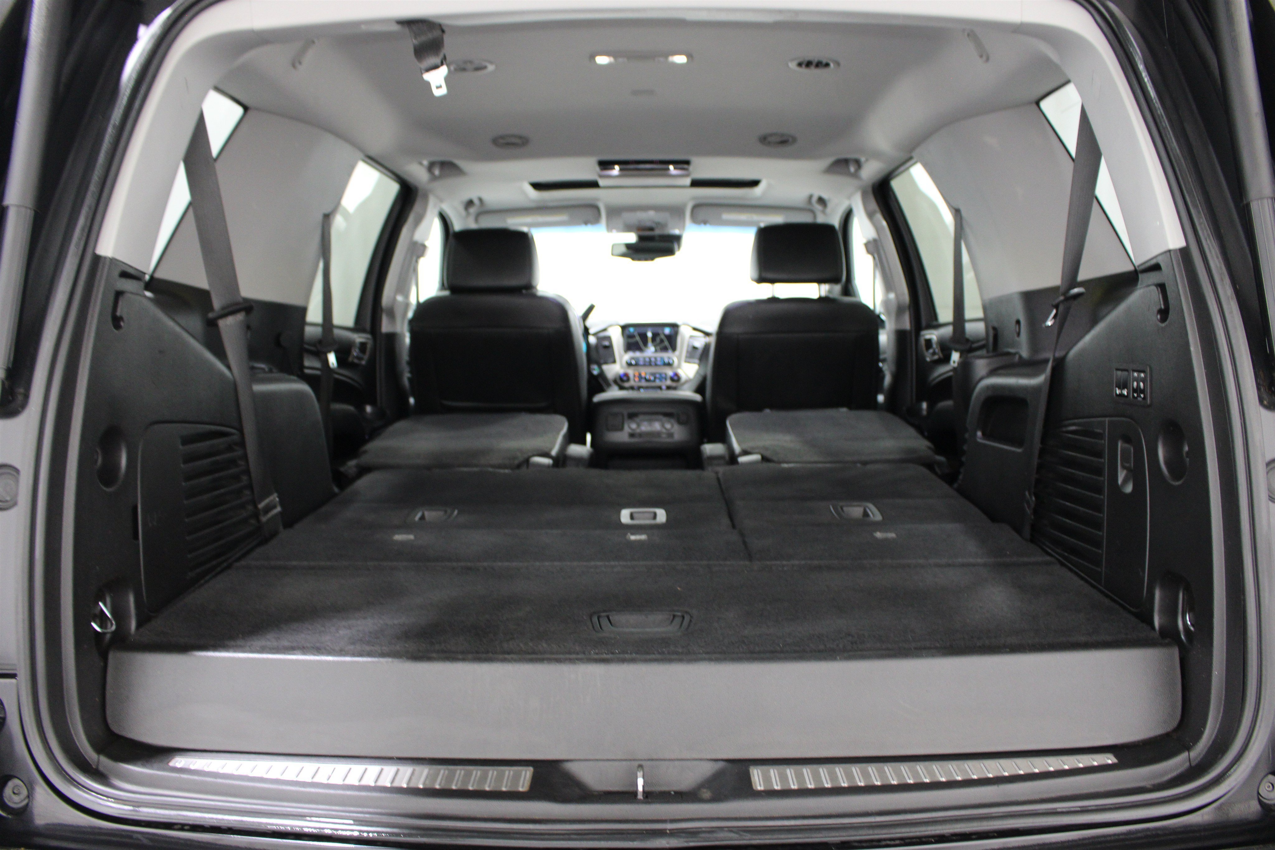 Used 2018 Onyx Black GMC Denali image 25