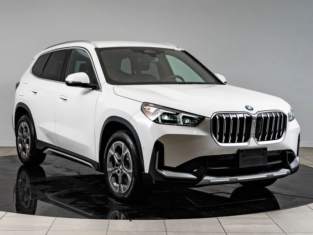 Used 2025 Alpine White BMW xDrive28i image 12