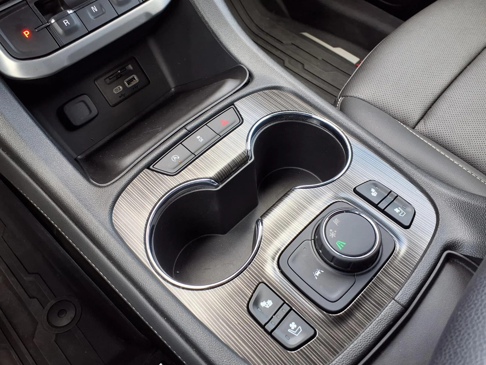 Used 2023 Black GMC SLT image 5