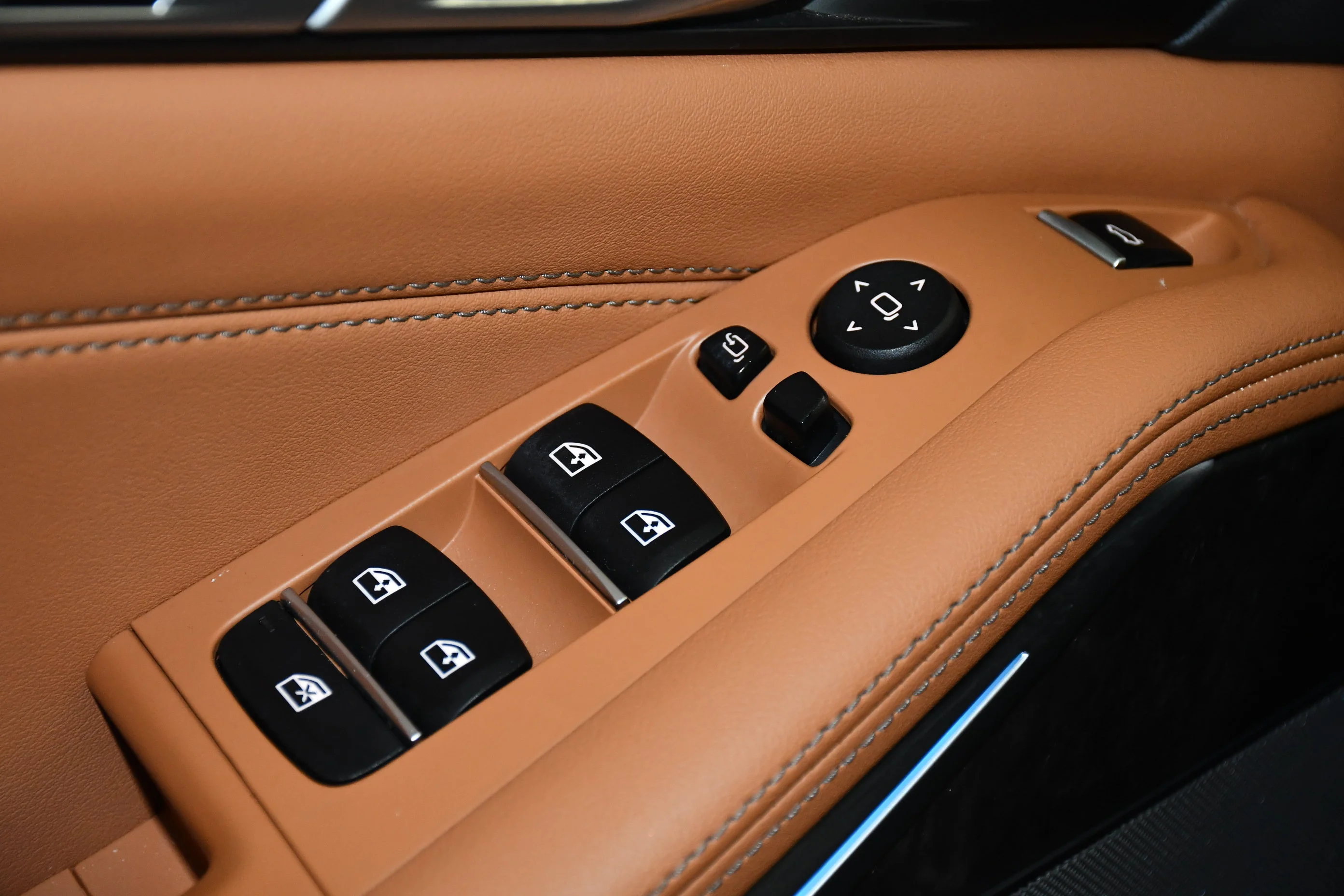Used 2024 Skyscraper Grey Metallic BMW xDrive40i image 33