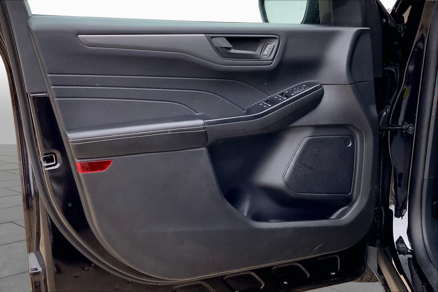Used 2025 Agate Black Ford Active image 21