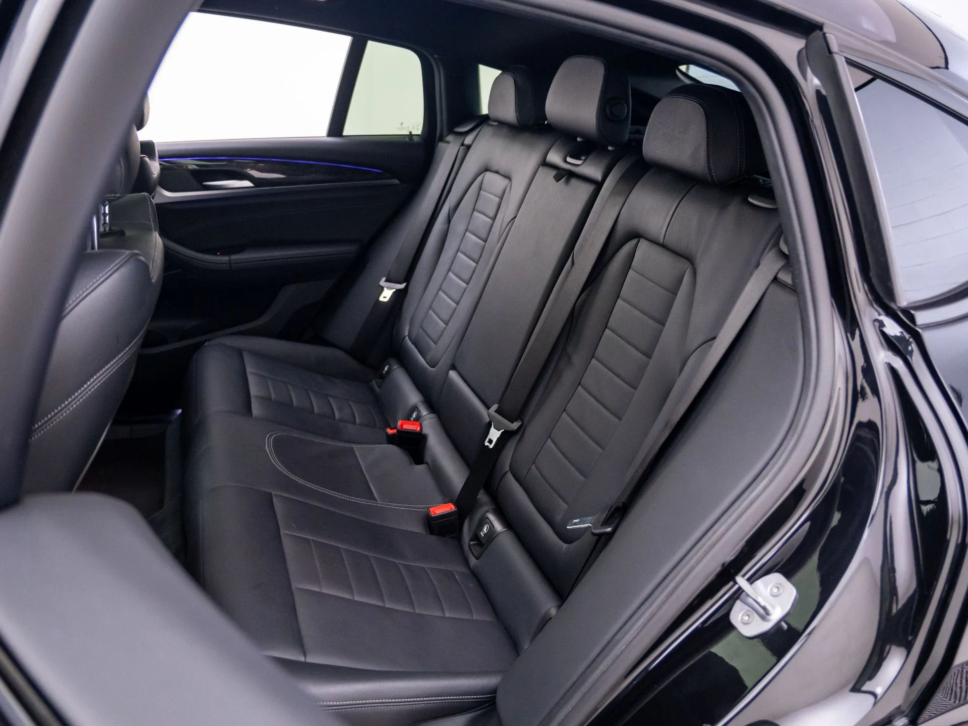 Used 2019 Black BMW xDrive30i image 18