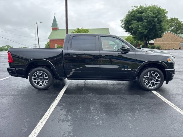 New 2026 Diamond Black Crystal Pearl-Coat Exterior Paint RAM Laramie image 8