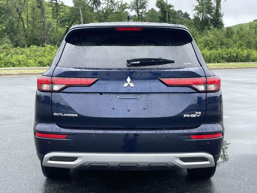 Used 2025 Cosmic Blue Metallic Mitsubishi SE image 28