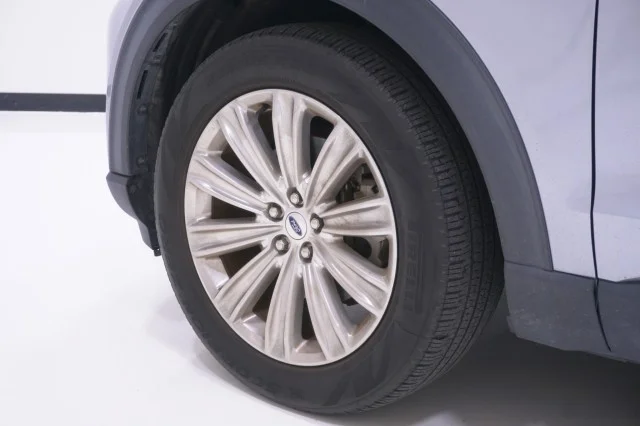 Used 2022 SILVER Ford Limited image 13