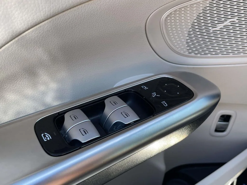 2023 Mercedes-Benz C-Class Sedan C 300 - Photo 31