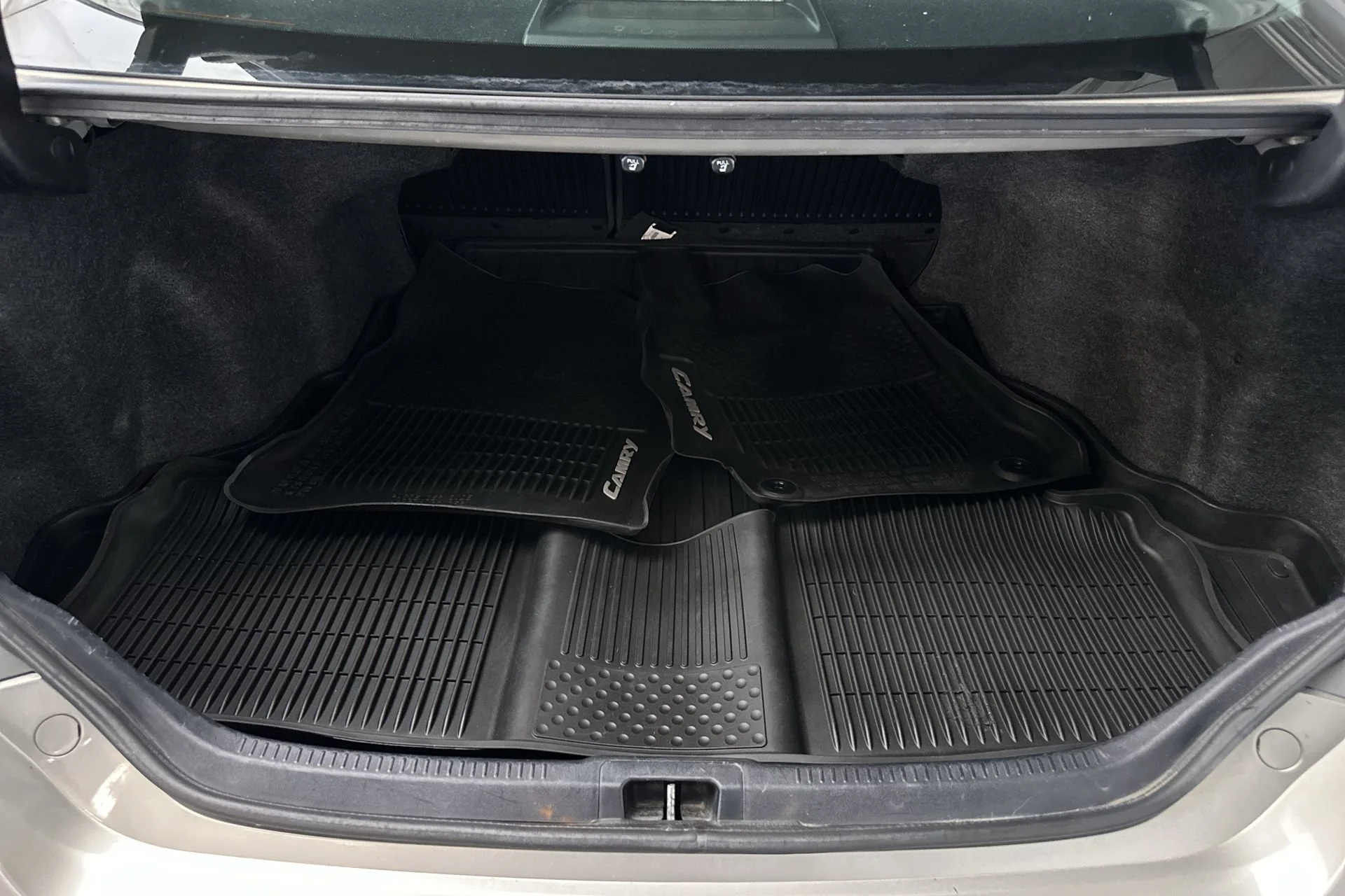 Used 2016 Creme Brulee Mica Toyota SE image 25
