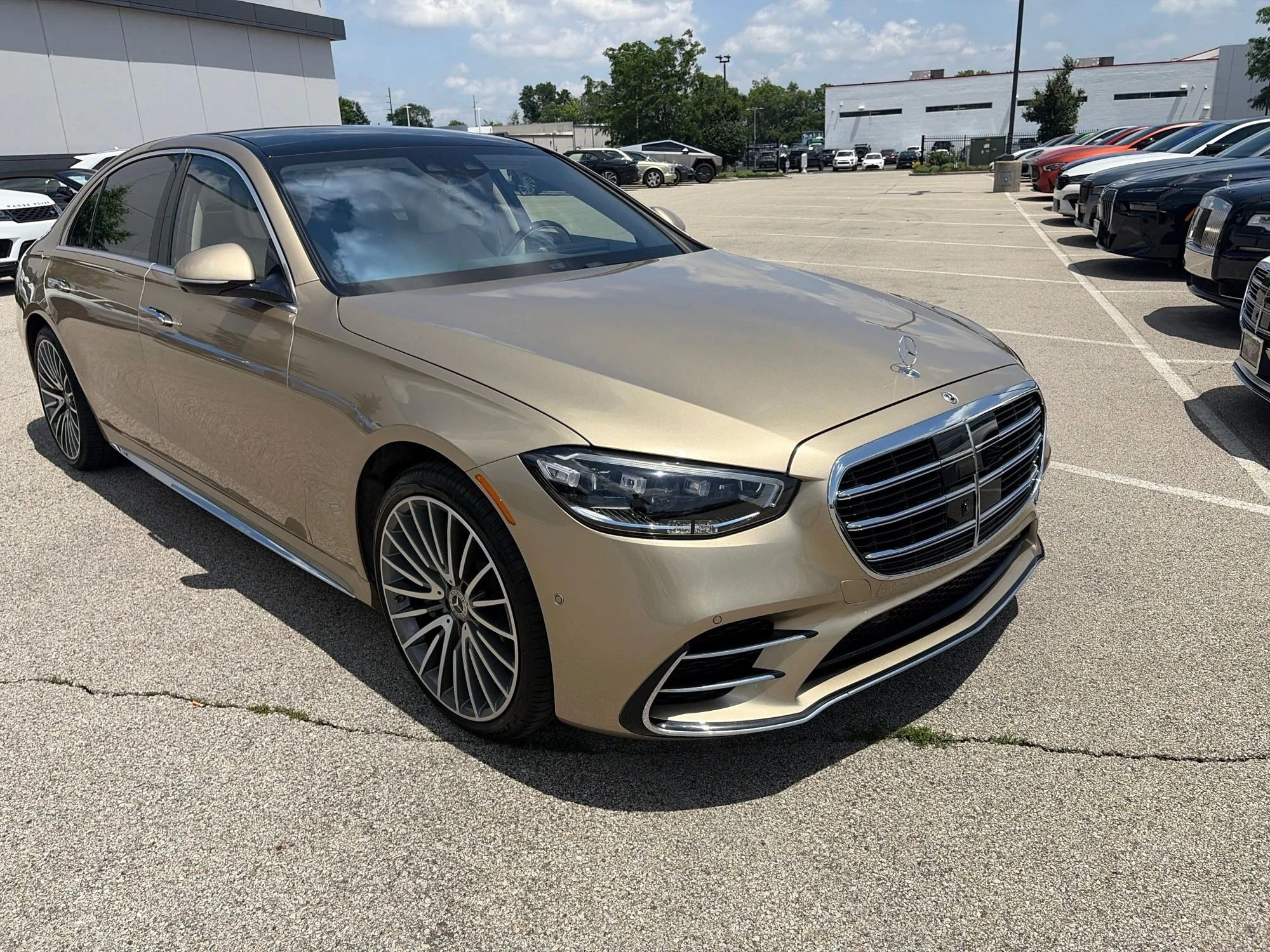 Used 2023 Gold Mercedes-Benz S 500 image 3