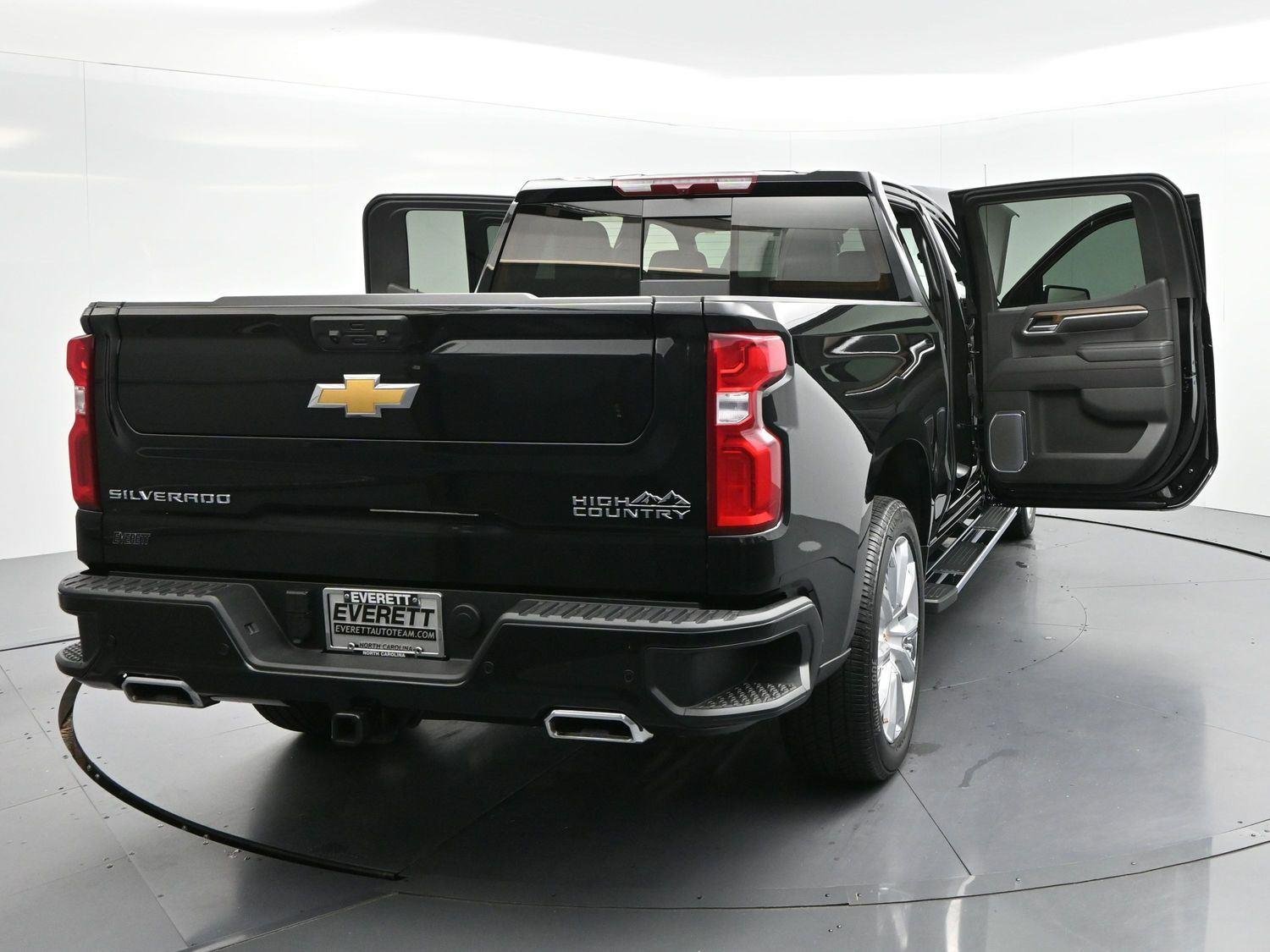 Used 2025 Black Chevrolet High Country image 40