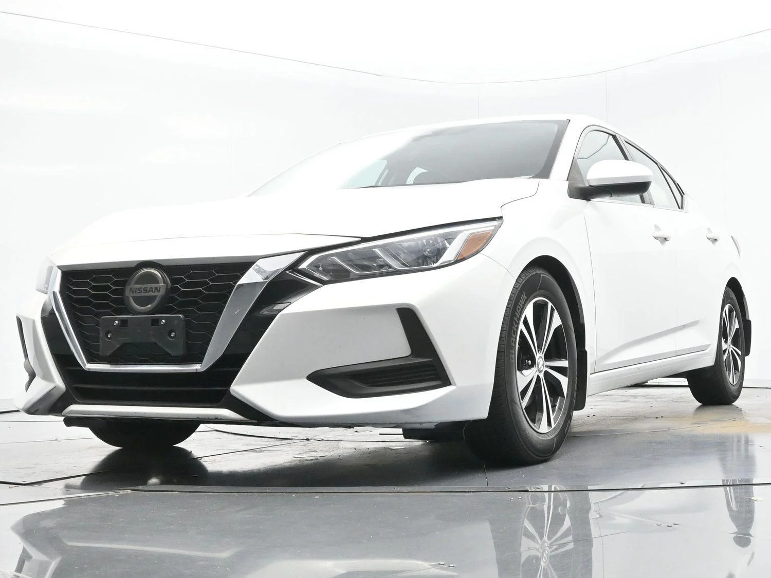 Used 2021 Aspen White Tricoat Nissan SV image 41