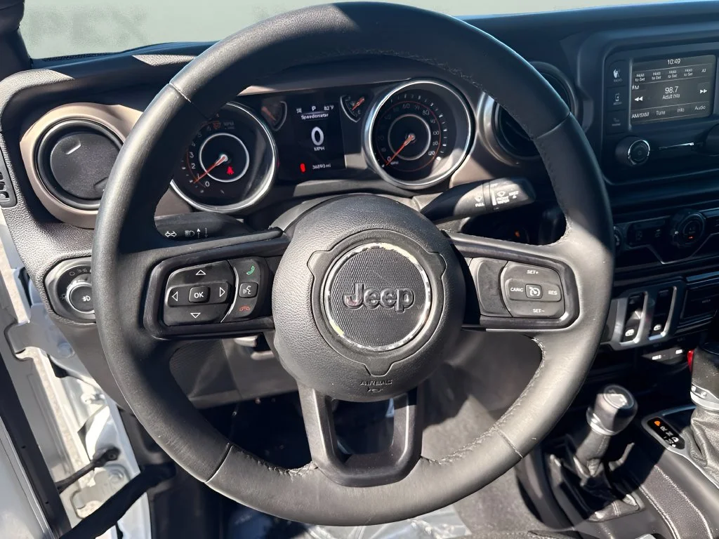 Used 2018 White Jeep Sport S image 14