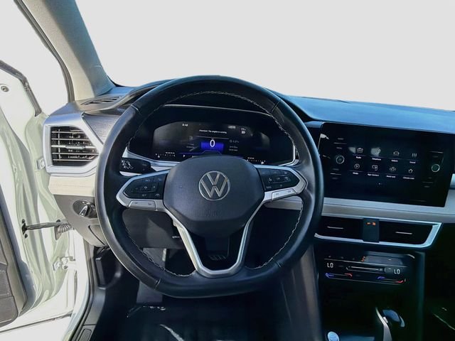 Used 2025  Volkswagen 1.5T SE image 11