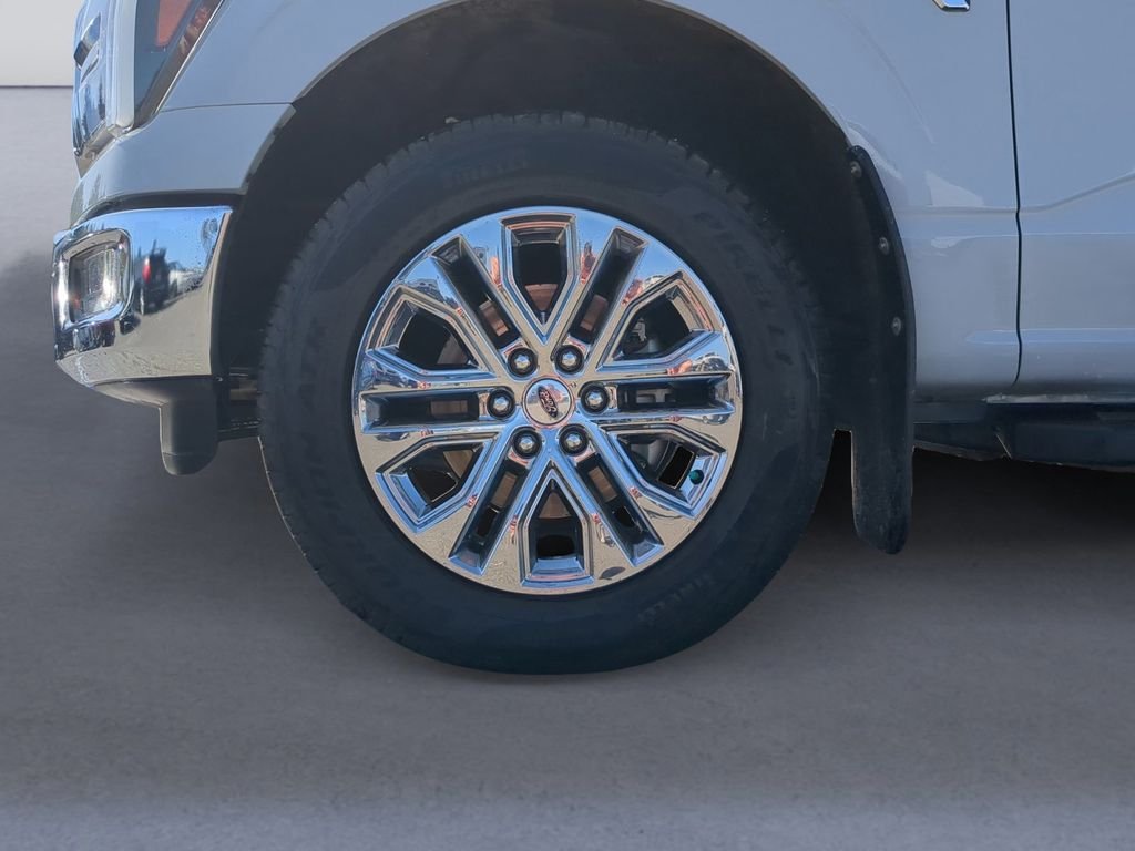 Used 2024  Ford Lariat image 11