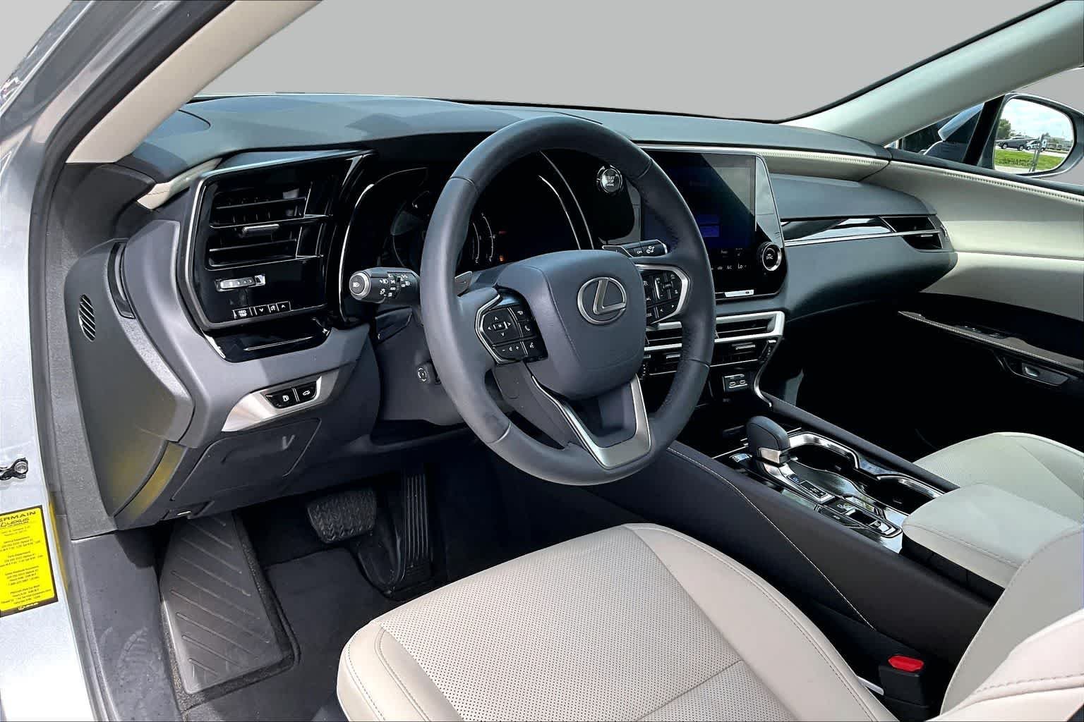 Used 2023 Iridium Lexus  image 18