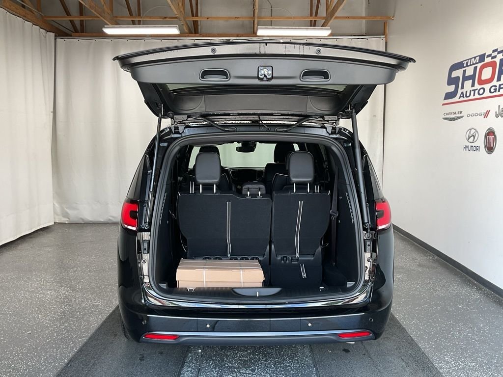 2025 Chrysler Pacifica Limited - Photo 7