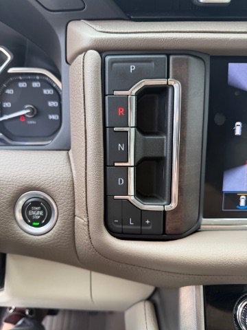 Used 2021 White Frost Tricoat GMC Denali image 19