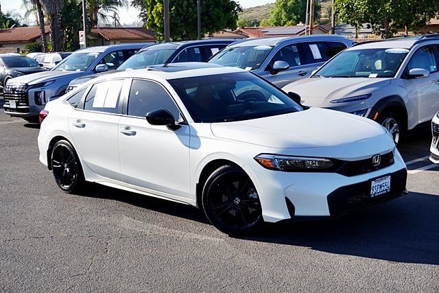 Used 2025  Honda Base image 2