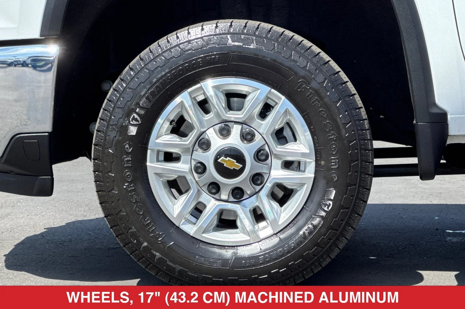 Used 2025 White Chevrolet LT image 26