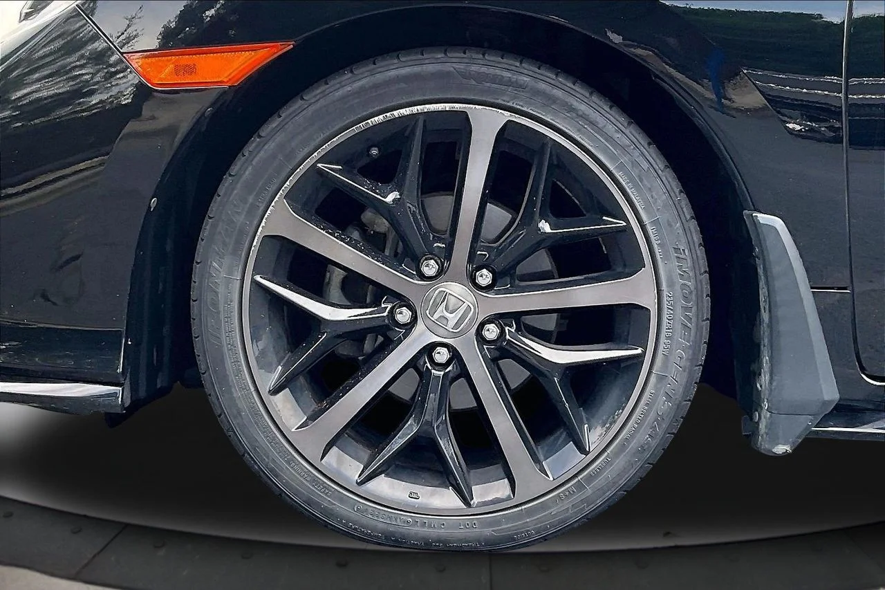 Used 2021  Honda Sport image 30