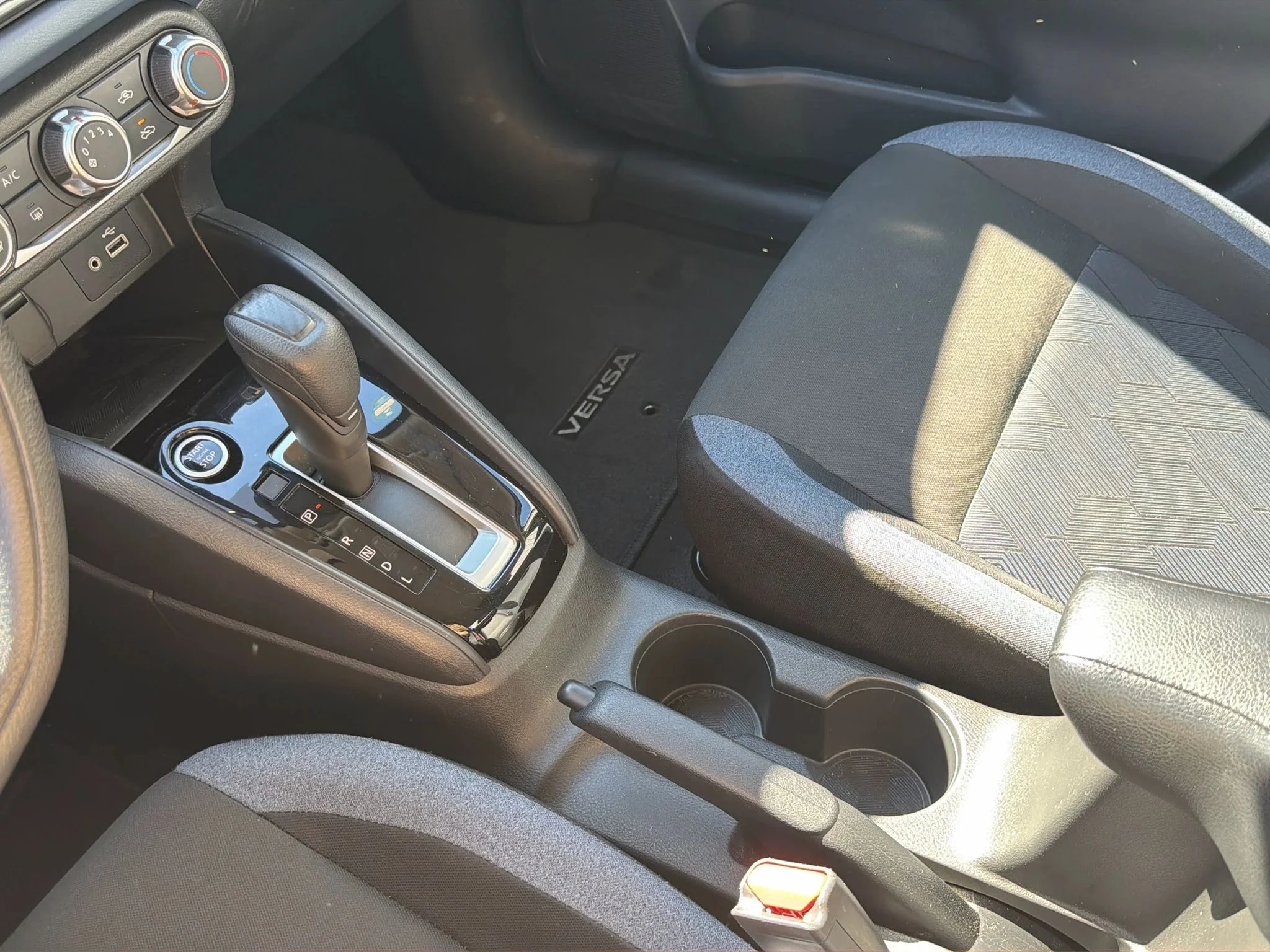 2025 Nissan Versa Sedan SV - Photo 25
